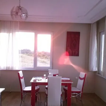 Guest house Lara Konuk Evi
