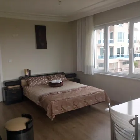 Lara Konuk Evi Guest house 3*