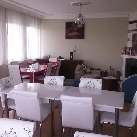Guest house Lara Konuk Evi 3*