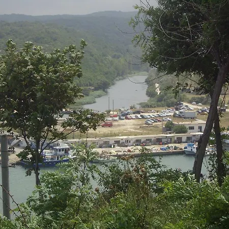 Lara Konuk Evi ゲストハウス Vize