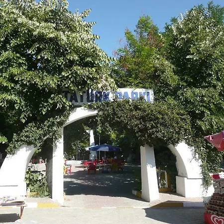 Lara Konuk Evi