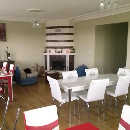 Guest house Lara Konuk Evi 3*